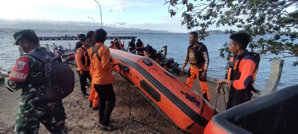 Tim SAR gabungan menemukan nelayan rumput laut tewas tenggelam di perairan Pinrang, Sulawesi Selatan, Senin pagi (7/8/2023). (Dok. Basarnas Sulsel)