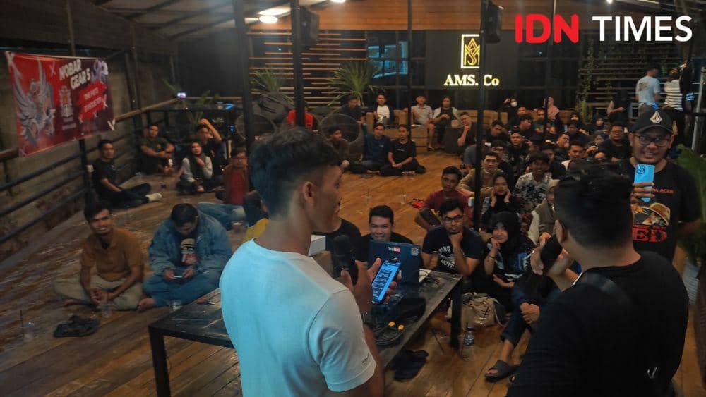 Suasana Nobar Gear 5 di Kota Banda Aceh, Aceh. (IDN Times/Muhammad Saifullah)