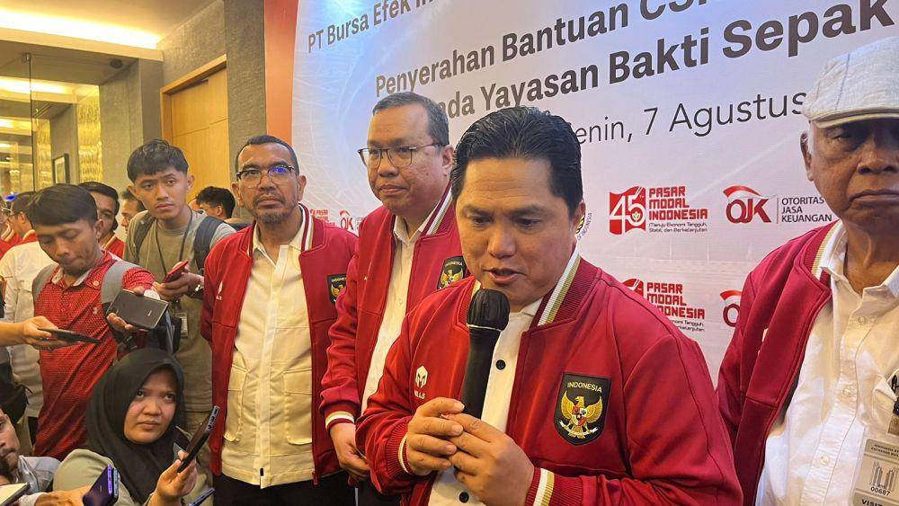 Ketum PSSI, Erick Thohir, saat hadir langsung dalam penandatanganan nota kesepahaman antara BEI dengan Yayasan Bakti Sepakbola Indonesia. (IDN Times/Ridwan Aji Pitoko)