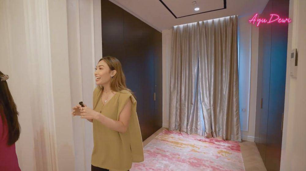 Ayu Dewi main ke rumah Nagita (YouTube.com/Ayu Dewi)