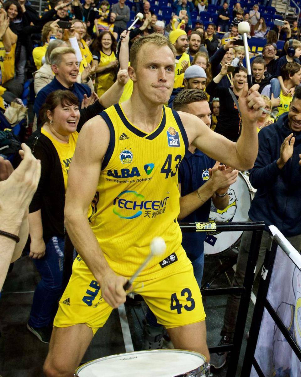 Luke Sikma saat berseragam Alba Berlin. (instagram.com/olympiacosbc)