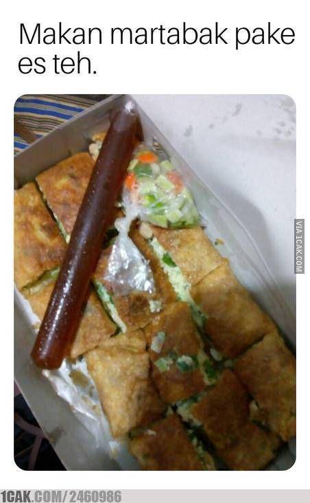 potret cara makan martabak (1cak.com)