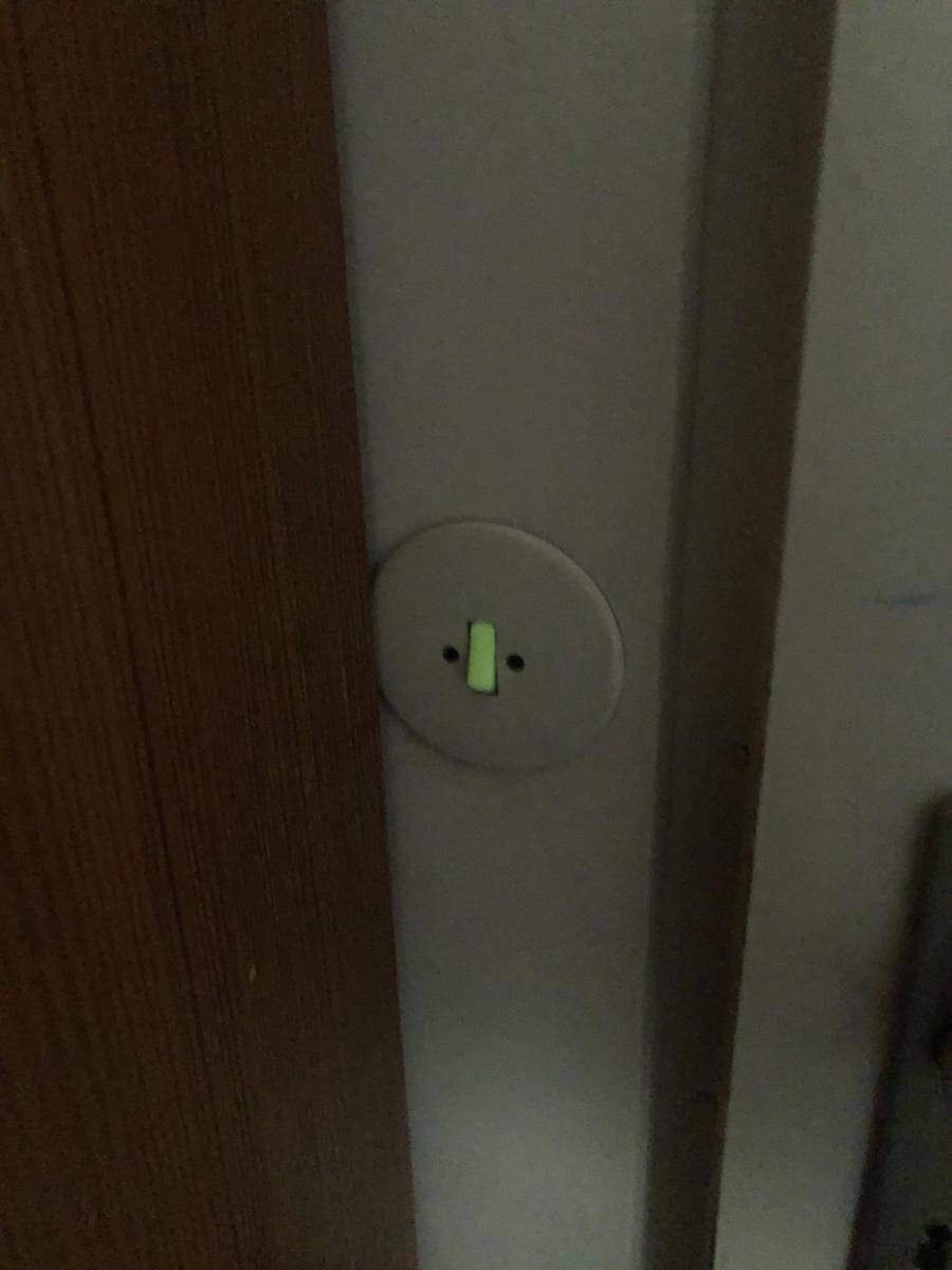 potret bentuk saklar lampu unik (reddit.com/user/imlookingforelliot)
