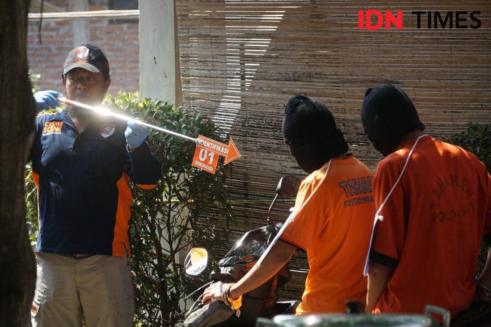 Rekonstruksi mutilasi di Krapyak, Triharjo, Sleman, Selasa (8/8/2023). (IDN Times/Herlambang Jati Kusumo)