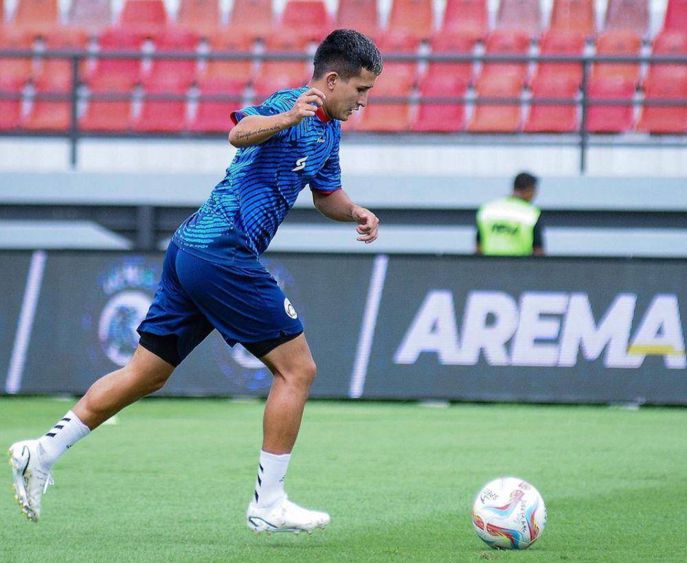 Gelandang Arema FC, Ariel Lucero saat sesi latihan. (Dok. Media Officer Arema FC)
