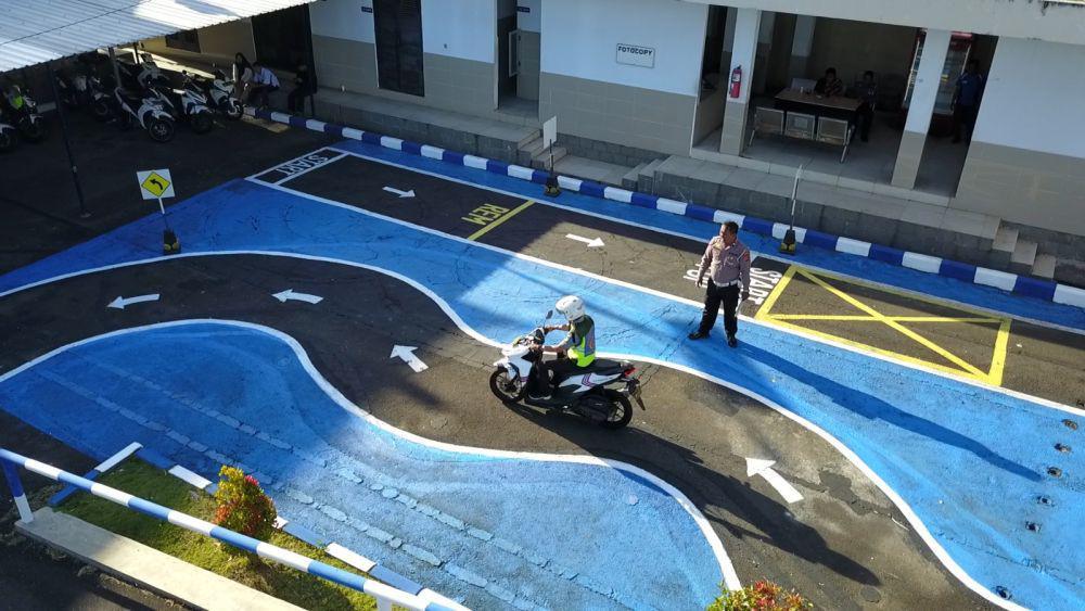 Ini Dia Potret Lintasan Baru Ujian Praktik SIM C di Denpasar