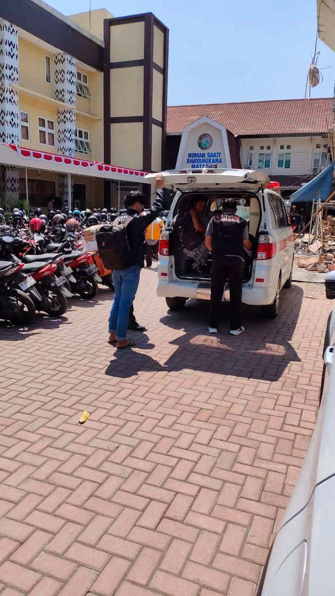 Jenazah korban dibawa ke RS Bhayangkara Mataram. (dok. Polres Lombok Utara)