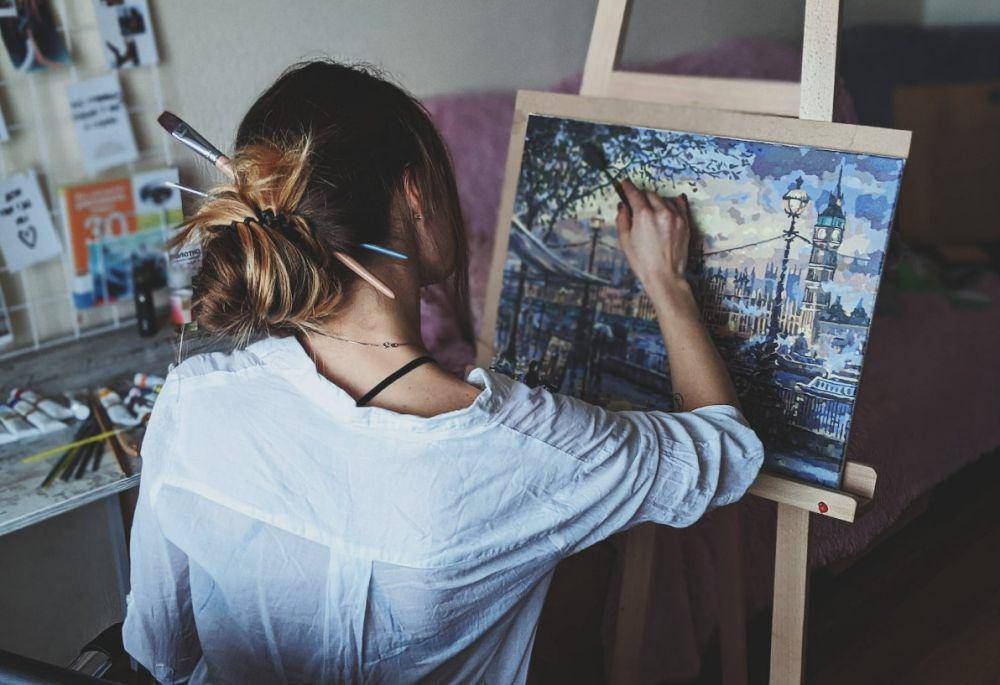 ilustrasi melukis (pexels.com/Valeriia Miller)