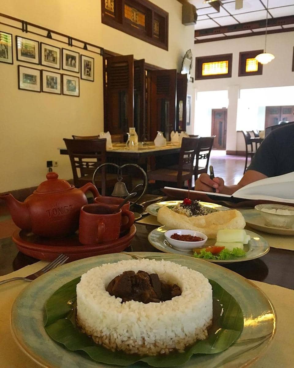 nasi jemblung (instagram.com/santiratu_p)