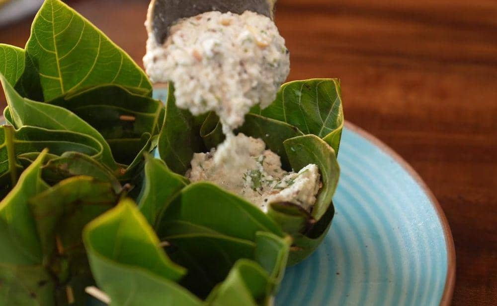 Kaju rava idli. (dok. YouTube.com/Sanjeev Kapoor Khazana)
