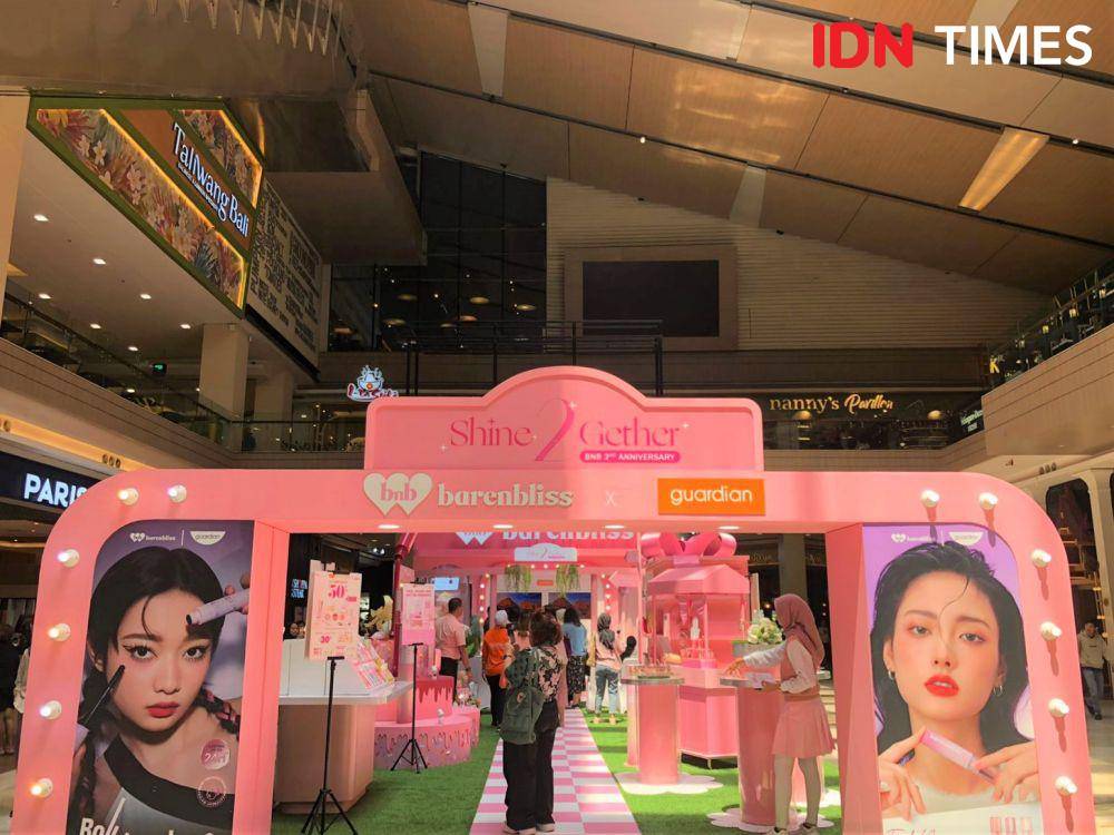 Mini talkshow Barenbliss bersama Guardian dalam rangka 2nd anniversary Barenbliss di Kota Kasablanka Mall, Jakarta Selatan pada Selasa (8/8/2023)