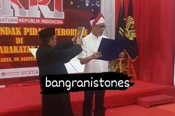 Mantan Sekretaris Umum Front Pembela Islam (FPI), Munarman, ucap ikrar setia NKRI. (instagram.com/bangranistones)