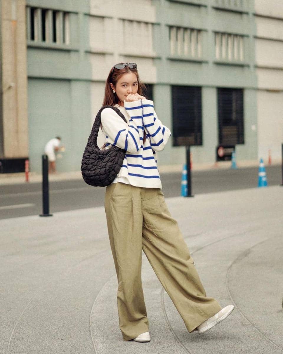 atasan stripes ala Bua Nalinthip (instagram.com/buanalinthip)