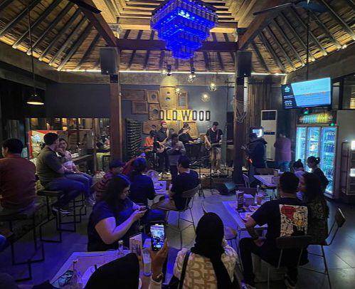 Old Wood Bistro and Bar (instagram.com/oldwoodbistro)