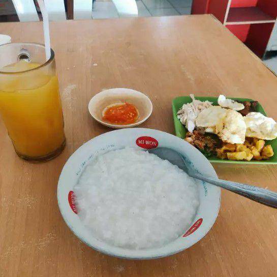 makanan minta dipisah (twitter.com/jowoshitpost)