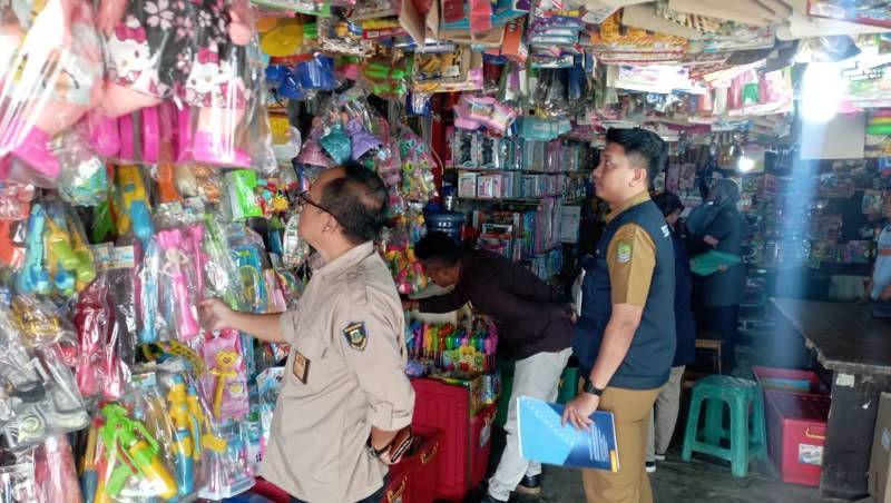 Pemkot Tangerang Razia Mainan Tak Berlabel Bahasa Indonesia