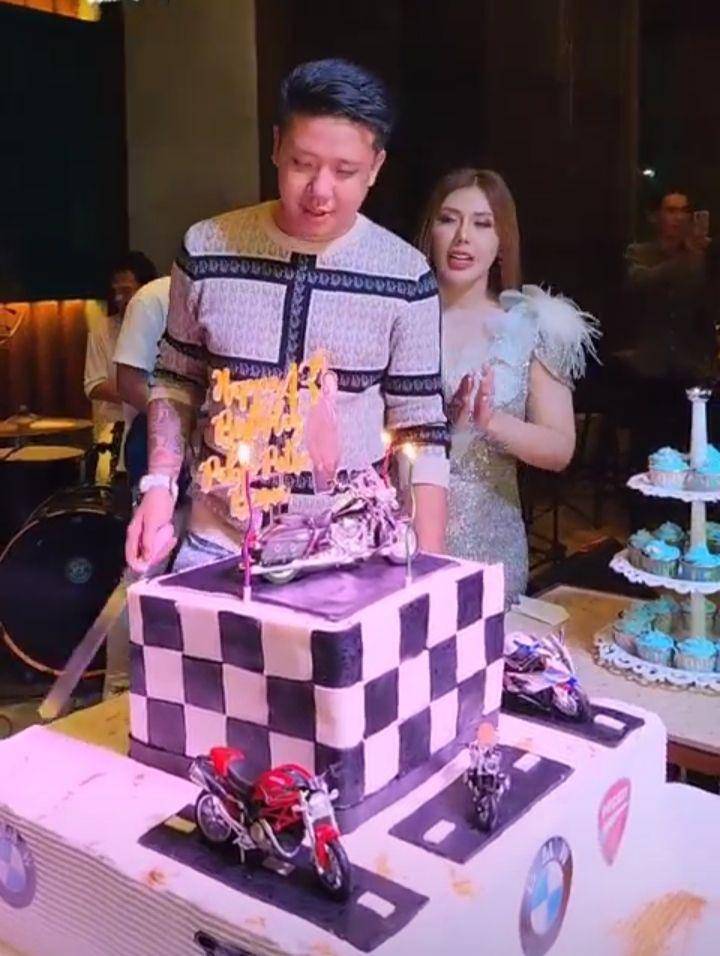 Ultah Pablo benua (Instagram.com/reyutami)