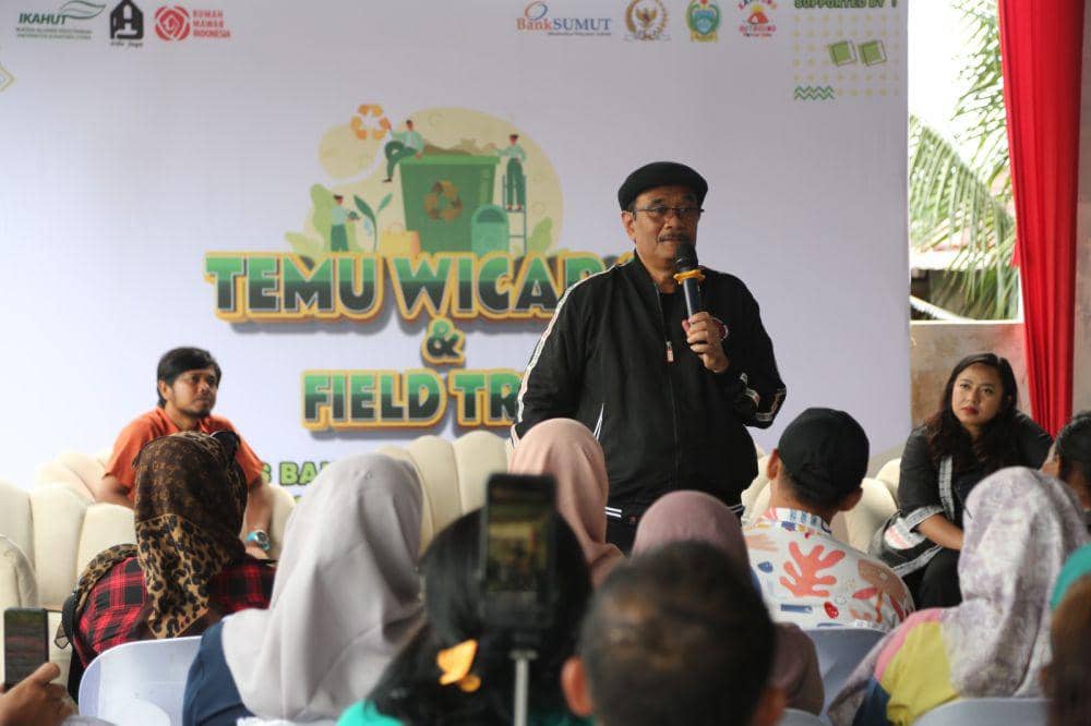 Anggota DPR-RI Komisi IV Djarot Syaiful Hidayat dalam acara Temu Wicara Komunitas Bank Sampah Sumatera Utara (dok.istimewa)