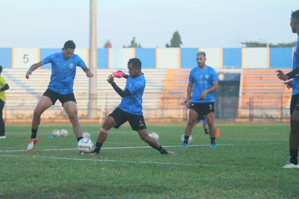Pemain Persela Lamongan saat menjalani latihan. Dok Istimewa