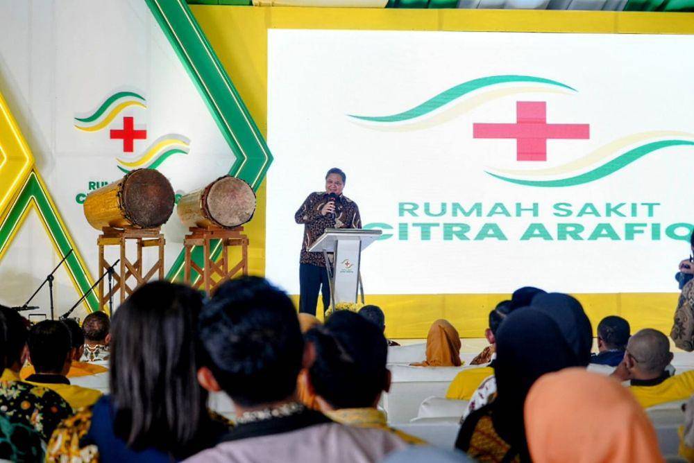 Menteri Koordinator Bidang Perekonomian Airlangga Hartarto meresmikan Rumah Sakit Citra Arafiq Bekasi, Rabu (9/8). (Dok. Golkar)