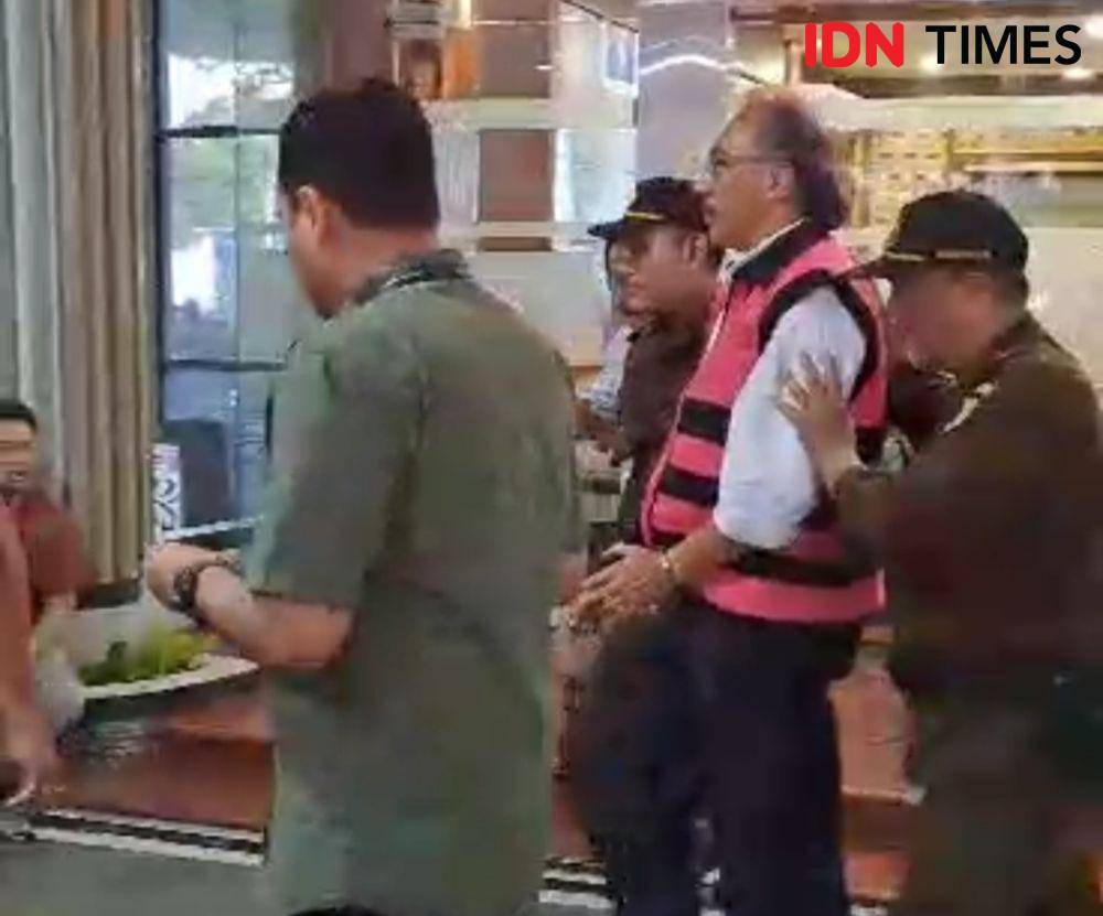 Eks Dirjen Minerba Kementerian BUMN Ridwan Djamaluddin ditahan Kejagung (IDN Times/Triyan)