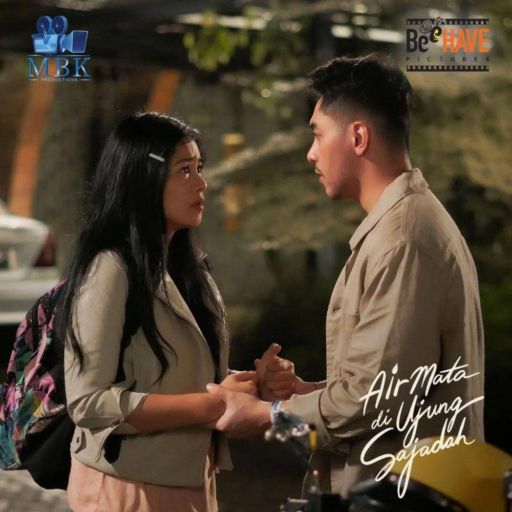 cara nonton film Air Mata di Ujung Sajadah (dok. Beehave Pictures dan Multi Buana Kreasindo Production/Air Mata di Ujung Sajadah)