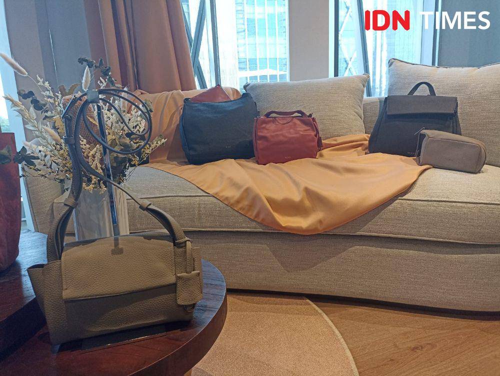 TUMI Georgica Bag, Koleksi Musim Gugur 2023 dalam Exclusive Preview di Alila SCBD. 9 Agustus 2023. (IDN Times/M. Tarmizi Murdianto)