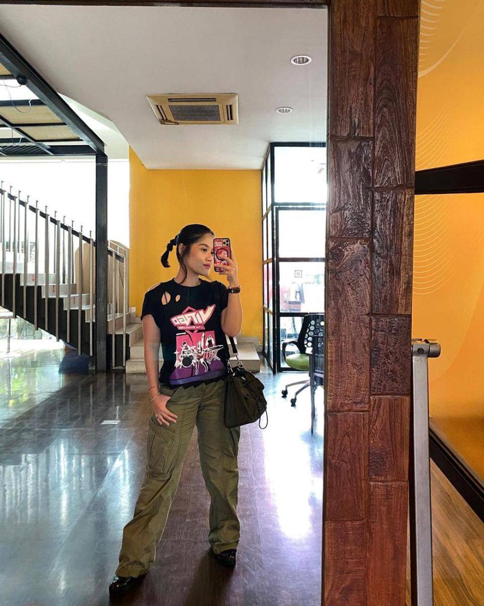 Outfit edgy ala Ashira Zamita (instagram.com/ashirazamita)