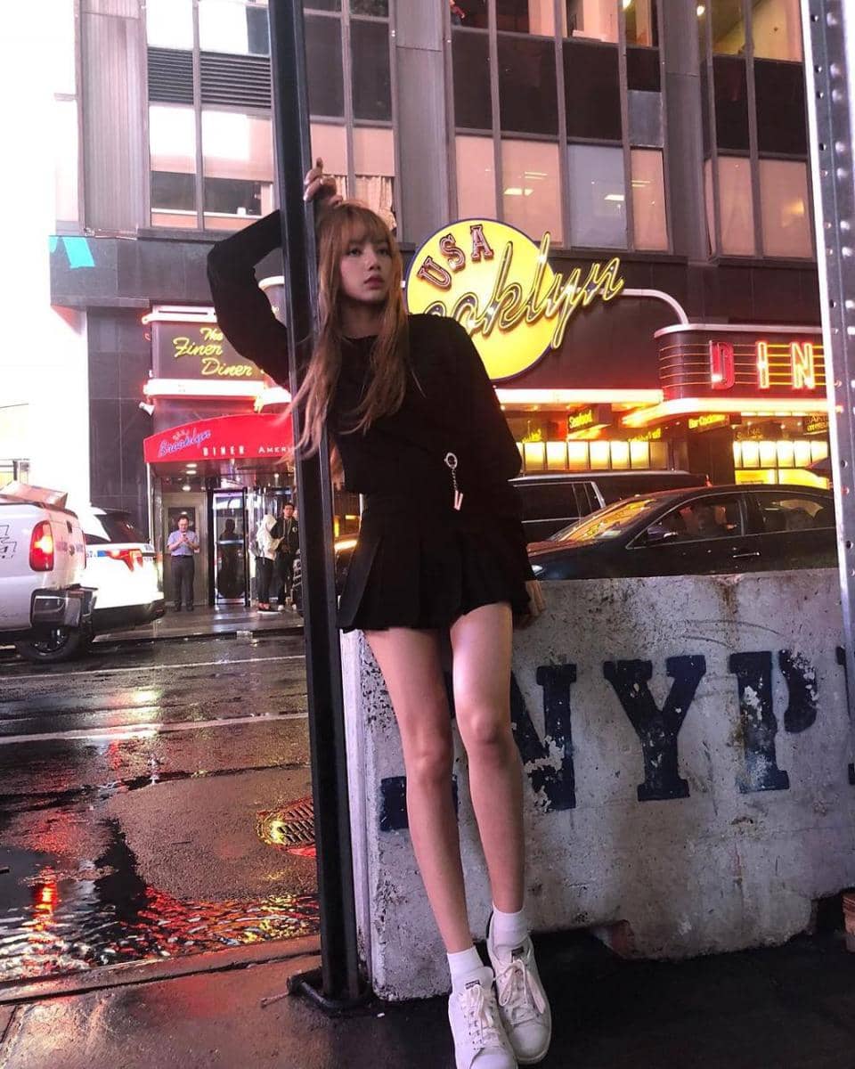 ide mix and match rok ala Lisa BLACKPINK (instagram.com/lalalalisa_m)