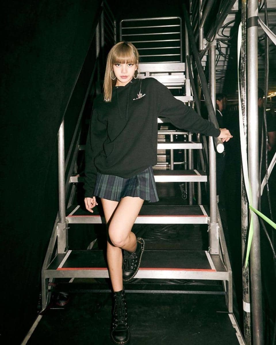 ide mix and match rok ala Lisa BLACKPINK (instagram.com/lalalalisa_m)