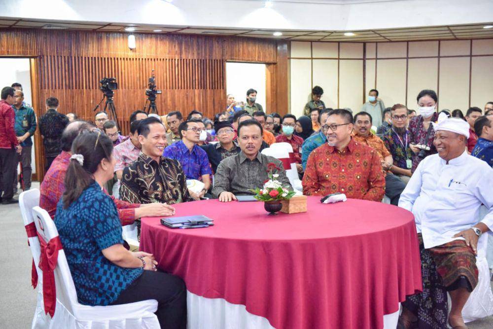 Kementerian Lingkungan Hidup dan Kehutanan (KLHK) menyelenggarakan Sosialisasi tingkat Sub Nasional Indonesia's FOLU Net Sink 2030 untuk wilayah Bali dan Nusa Tenggara di Kantor Gubernur Bali, Selasa (8/8). (Dok. KLHK)