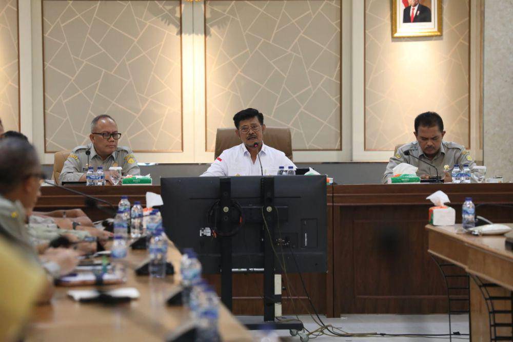 Menteri Pertanian Syahrul Yasin Limpo (Mentan SYL) meminta jajaran kerjanya segera turun tangan membantu pemulihan warga di dua distrik Puncak Papua (Dok. Kementan)