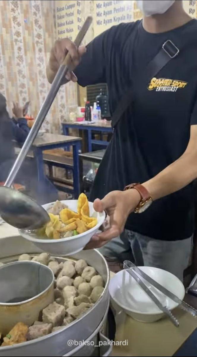 Bakso kotak Pak Hardi Wonokromo. Instagram/bakso_pakhardi