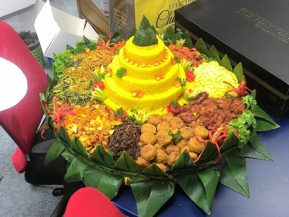 10 Lauk Pendamping Nasi Tumpeng Paling Favorit, Mana Andalanmu?