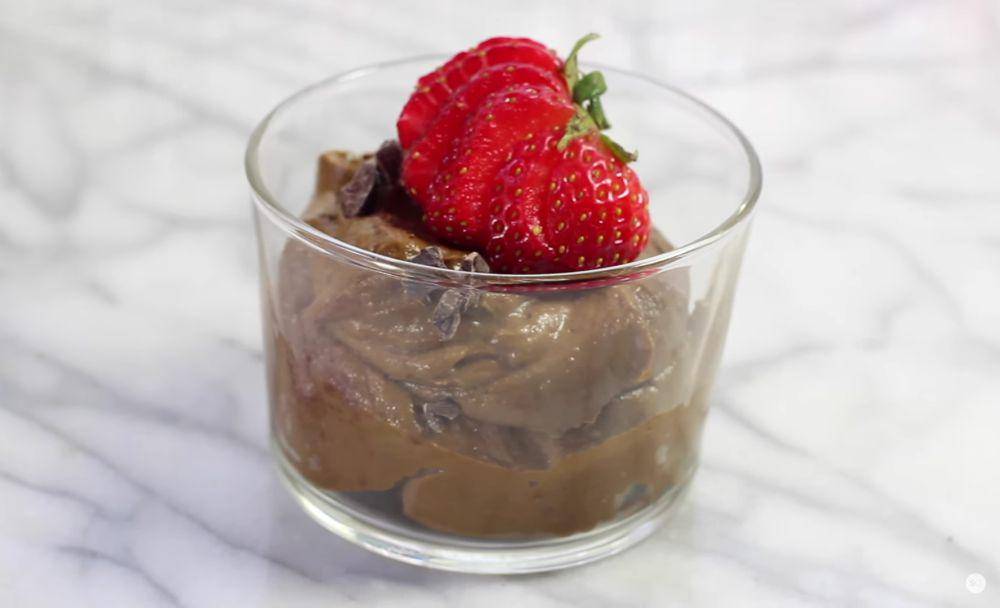 ilustrasi cokelat mousse (youtube.com/Simply Quinoa)