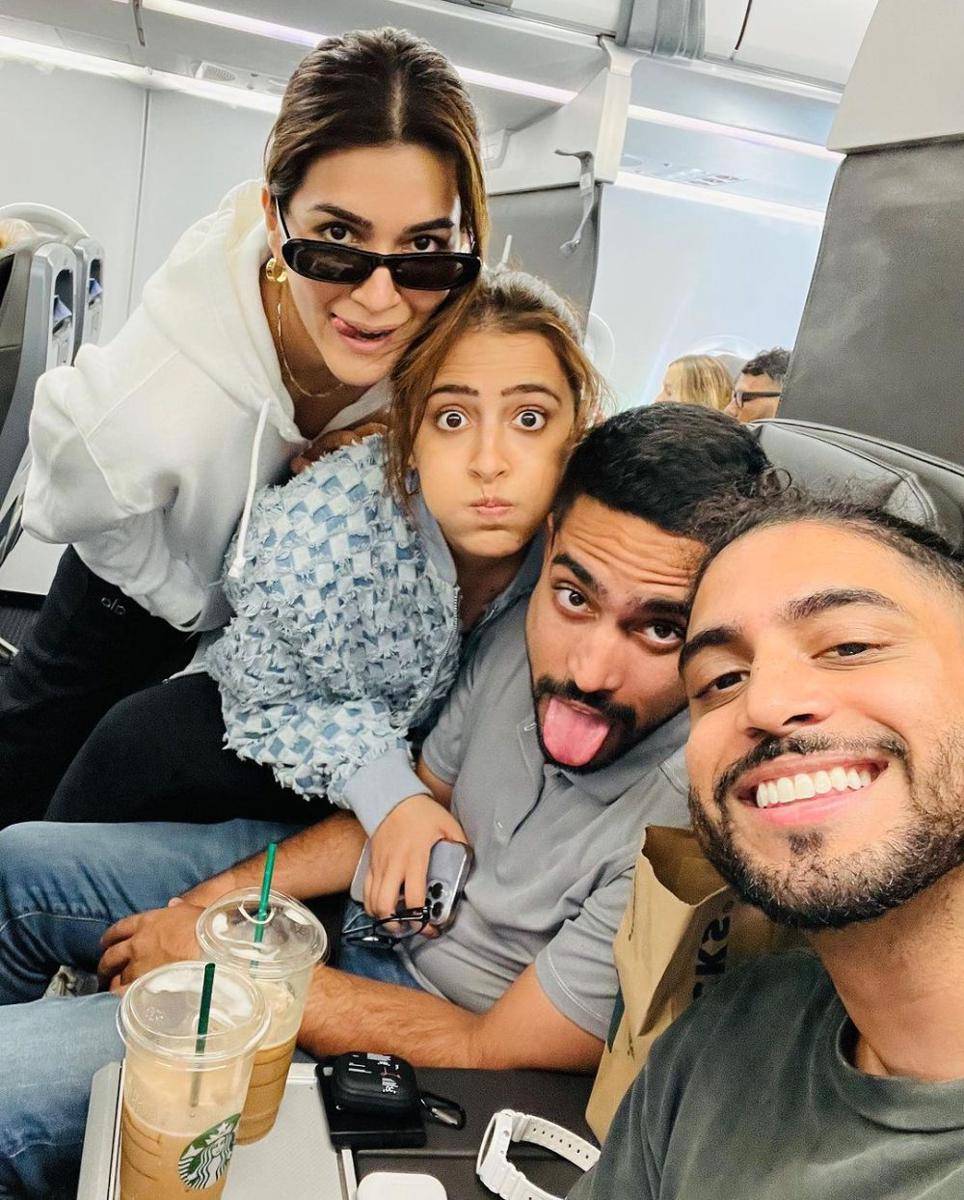 Nupur Sanon dan sahabat (instagram.com/nupursanon)