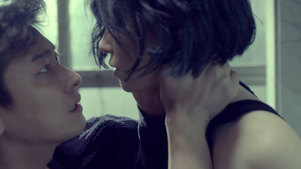 cuplikan MV " Fxxk U" (youtube.com/@1theK)