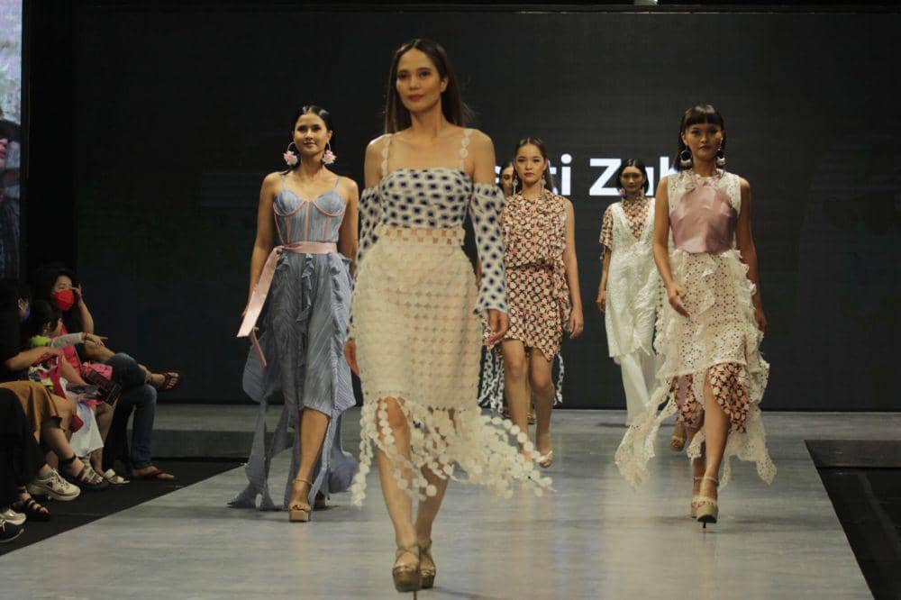 Inspirasi Wastra Nusantara Busana Harian di Semarang Fashion Trend