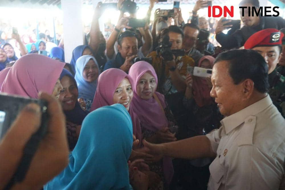 Menteri Pertahanan Prabowo Subianto dalam peresmian sumber air di Wareng, Wonosari, Gunungkidul. (IDN Times/Tunggul Damarjati)