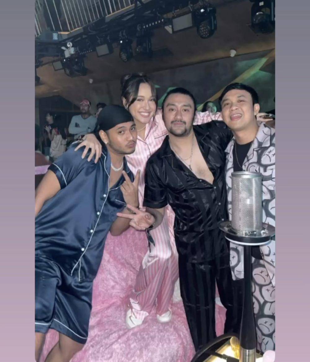 Tamu artis dan seleb di ulang tahun Erika Carlina (instagram.com/tommyfortuna)