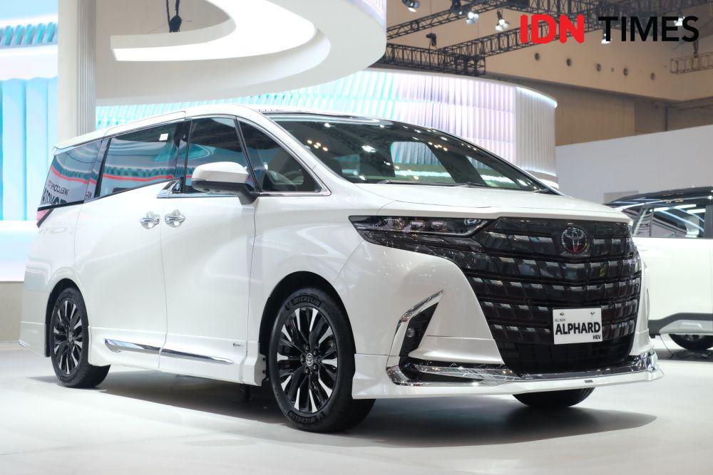 7 Potret Detail Toyota Alphard Berteknologi Hybrid, Semakin Mewah!