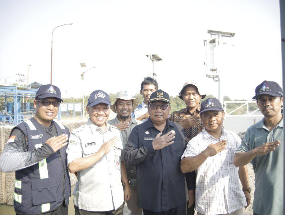 Petani serta Dinas Pertanian setempat bersinergi mengantisipasi kekeringan ini. (Dok. Kementan)