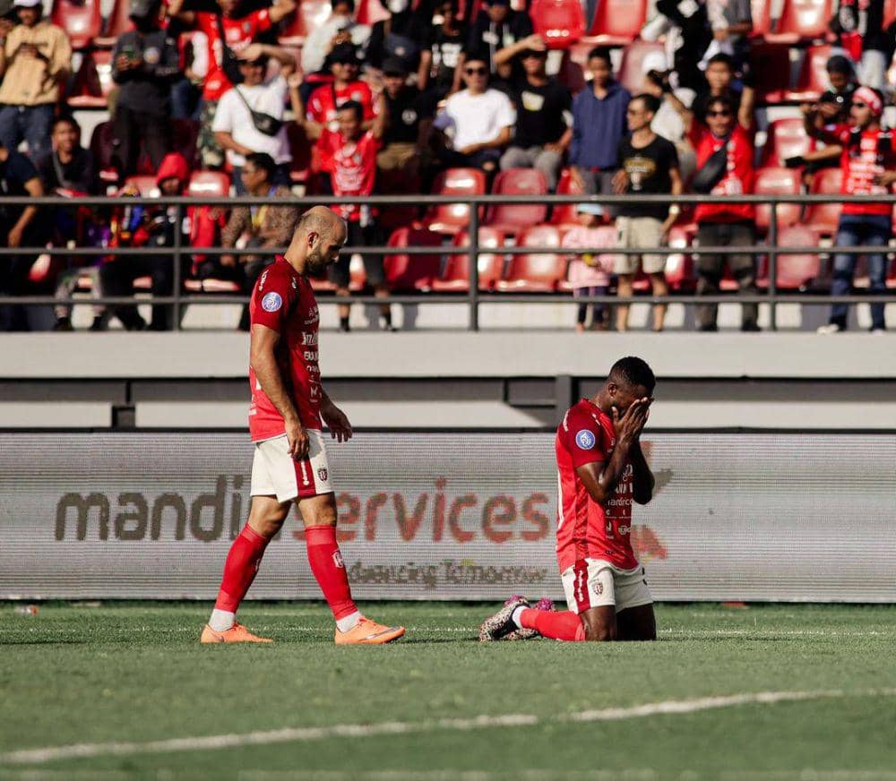 Privat Mbarga saat mencetak gol ke gawang PSM Makassar. (Instagram.com/baliunitedfc)