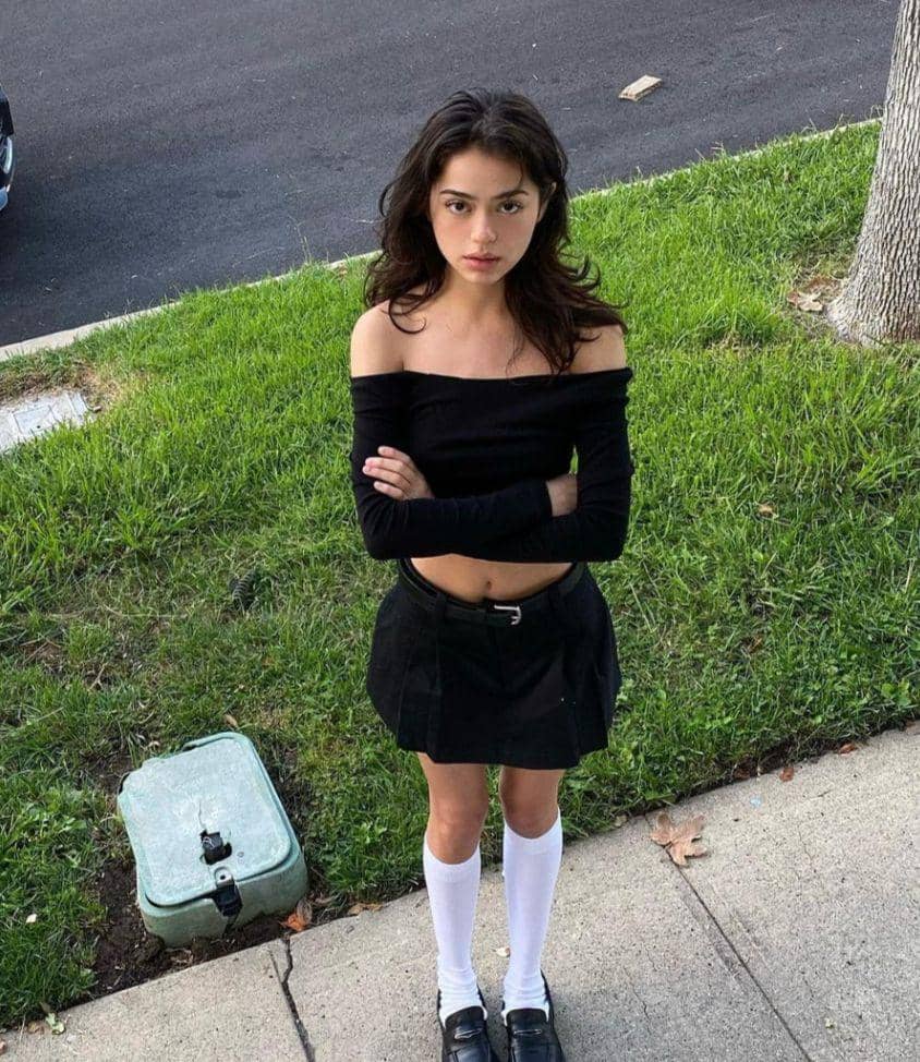 nai (instagram.com/naileadevora)