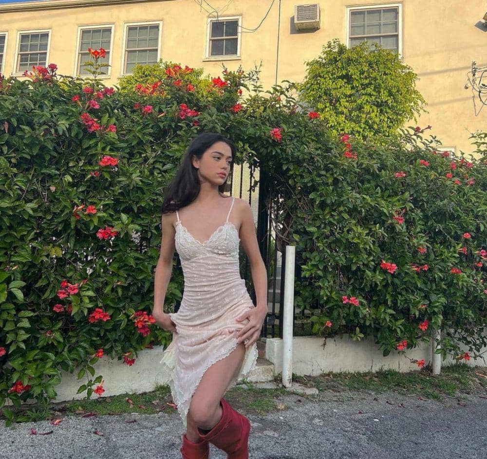 nai (instagram.com/naileadevora)