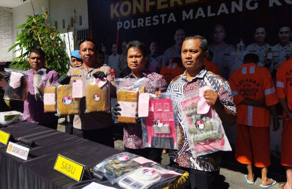 Konferensi pers kasus narkoba di Mapolresta Malang Kota. (IDN Times/Rizal Adhi Pratama)