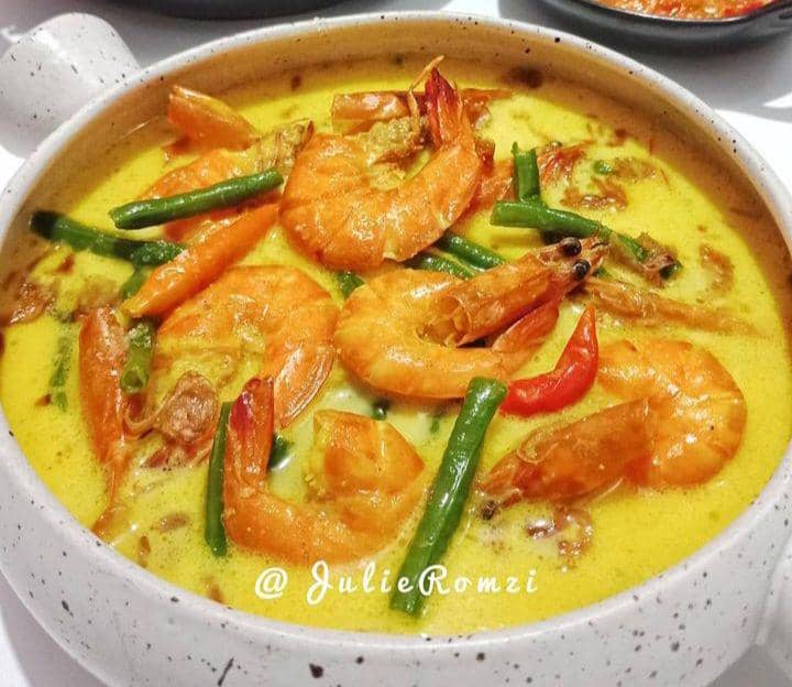 Gulai Udang (instagram.com/julierozmi)