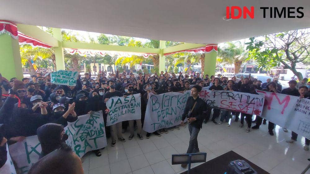 Makin Rumit, Mahasiswa UIN Solo Demo Minta DEMA Tak Dibubarkan