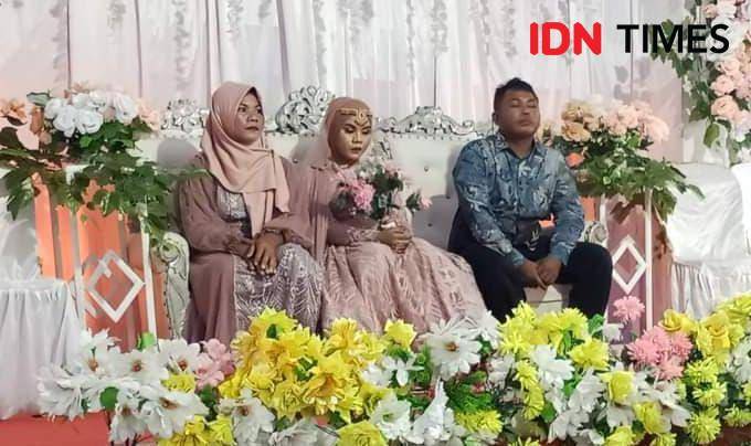 Foto Kurniati didampingi kedua orangtua tanpa sang suami (IDN Times/Juliadin)