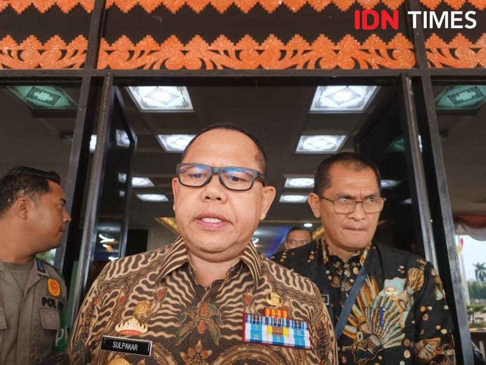 Ketua  IKAPTK Lampung Sulpakar didampingi Sekretaris Aswarodi. (IDN Times/Tama Yudha Wiguna).